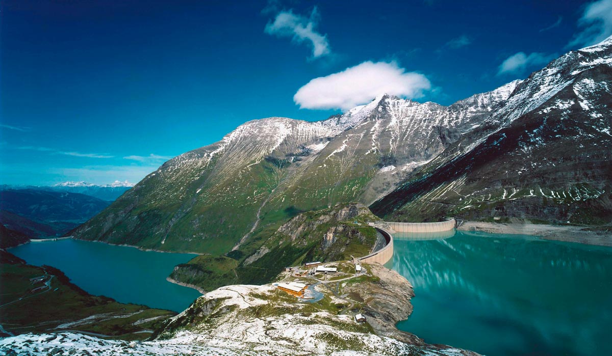 Upper and lower basin of Limberg II pumped storage plant, Austria, Photo: Voith press image