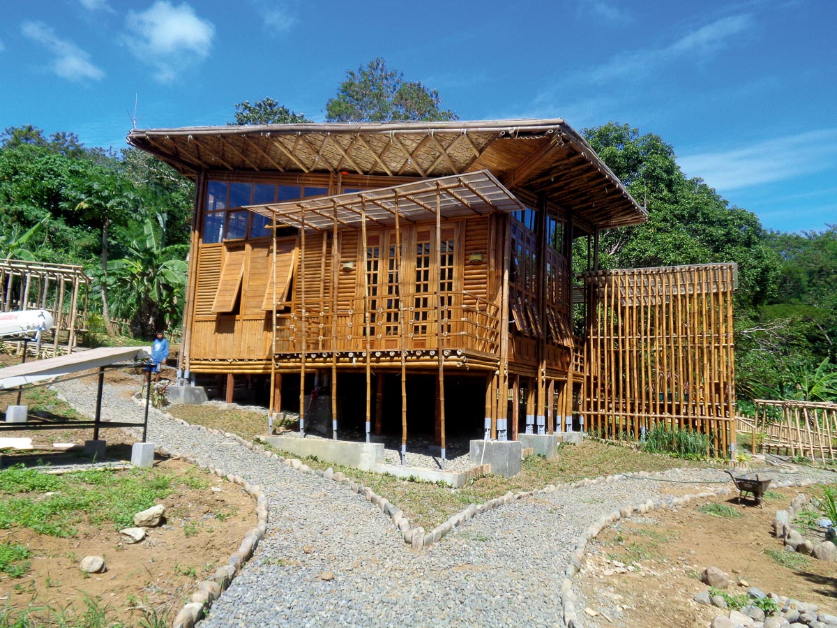 Zero Carbon Resorts, Demonstrationsgebäude in Puerto Princesa, Palawan/Philippinen, beide Fotos: GrAT