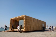 Pallet House, Biennale di Architettura, Venice 2008, Photo: palettenhaus.com