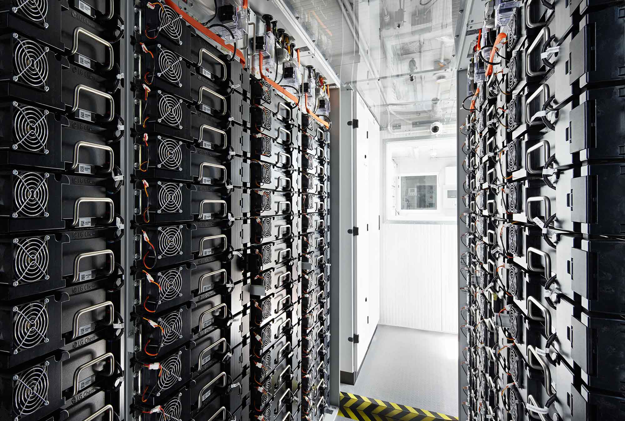 ABS4TSO battery storage unit interior, project “ABS for the power grid”, Photo: APG/Gerhard Wasserbauer