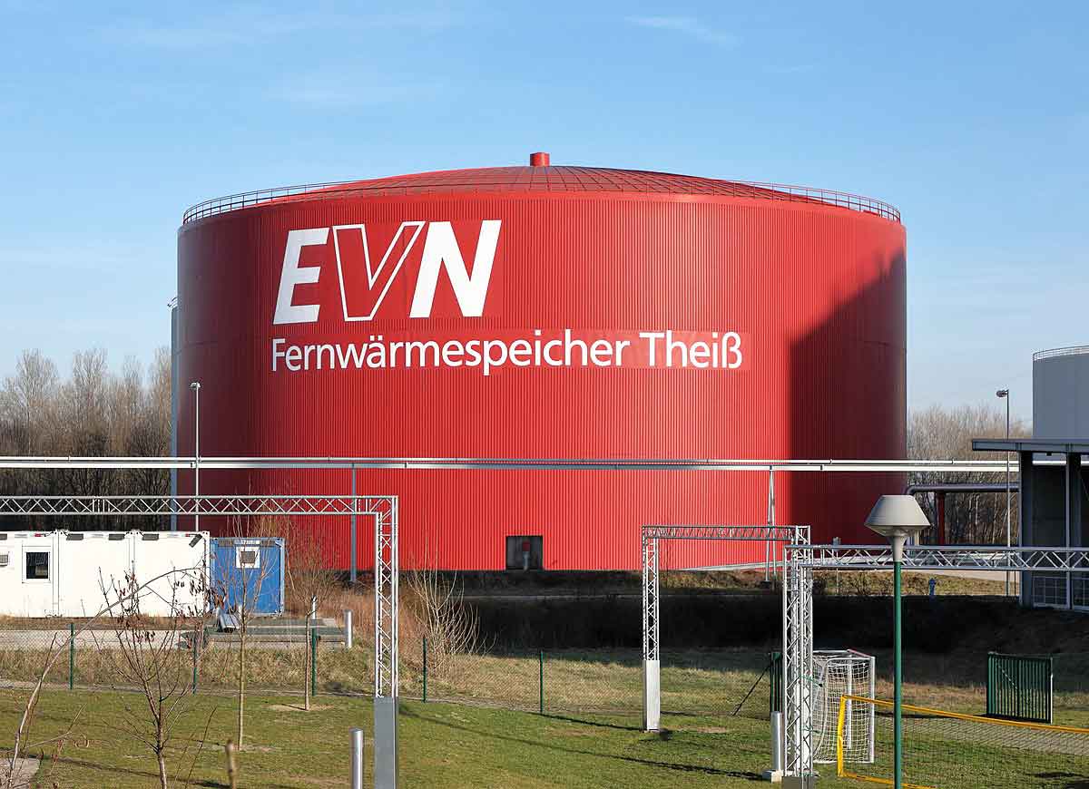 50,000 m³ thermal energy district heating storage in Theiss, photo: C.Stadler/Bwag