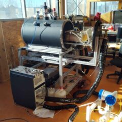 Vakuumkammer für Experimente am Funktionsmuster des Wärmespeichers mit Zeolith. Mit dieser Anlage werden die neuen Sensoren getestet, Foto: SorSens Endbericht/AEE INTEC