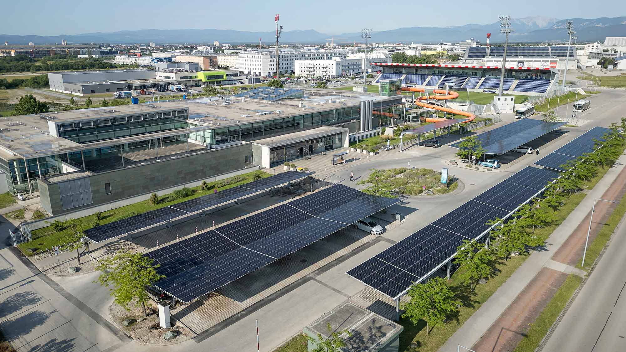 PV-Überdachung Parkplätze Aqua Nova in Wiener Neustadt